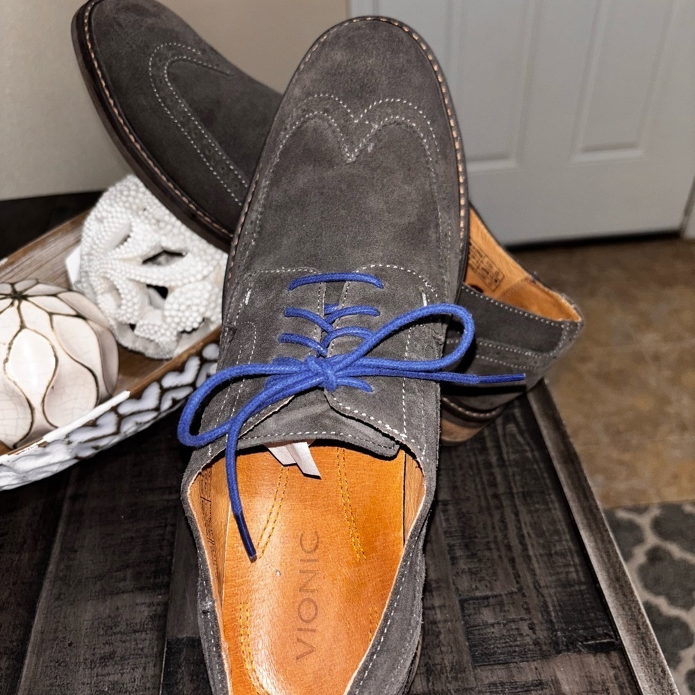 Vionic Bruno wingtip oxford shoe in gray suede with blue laces SS 13 - Picture 11 of 13